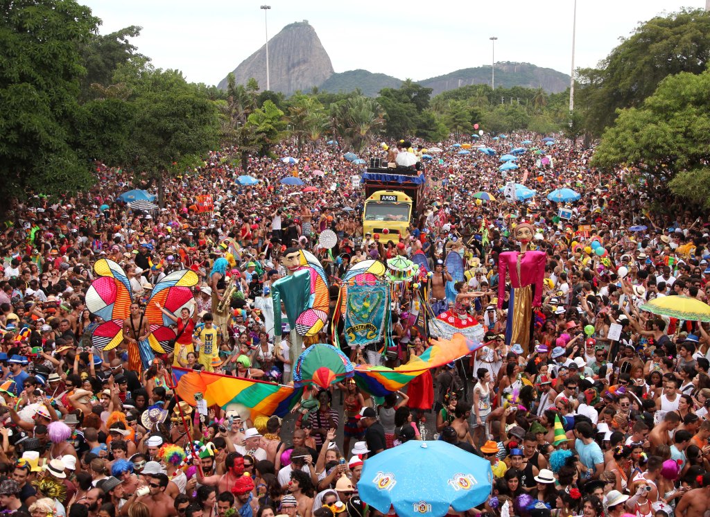 A FIRST TIME GUIDE TO CARNAVAL IN RIO intelligence overview